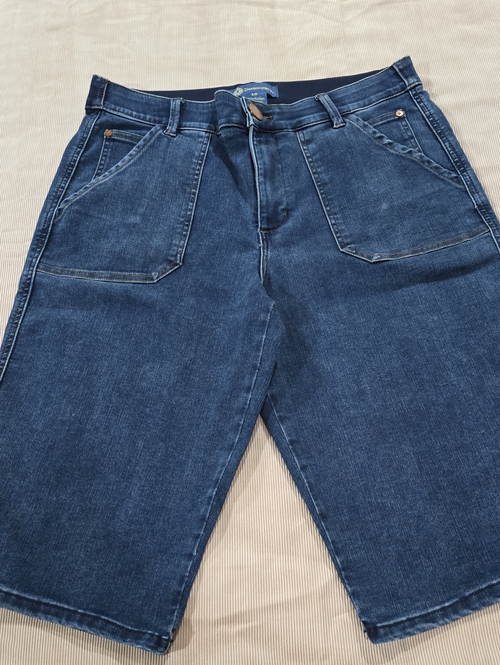 NWOT-Democracy Women's Dark Blue Relaxed Denim Crops